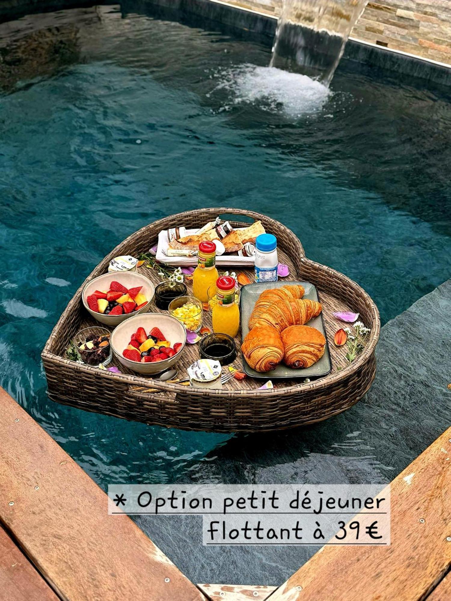 Le Cocoon - Jacuzzi, Sauna Et Piscine Privee Carpentras Eksteriør billede